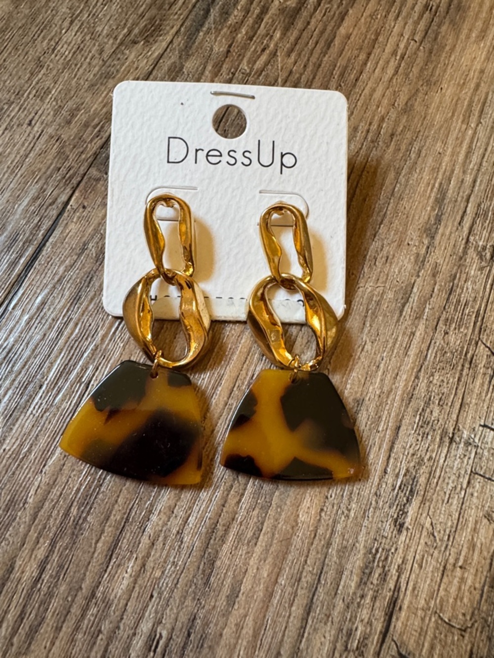 DressUp Gold Link Tortoiseshell Drop Earrings in Brown